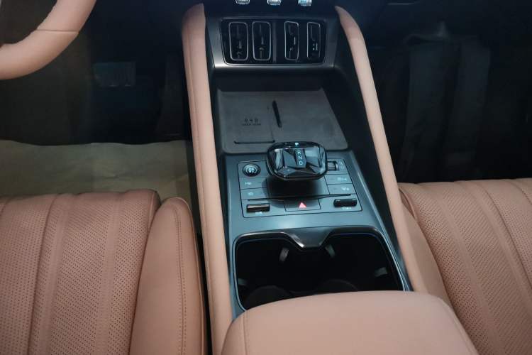 Used BYD Song L EV 2025 Intelligent Driving Version 662 km LiDAR Excellence Edition
