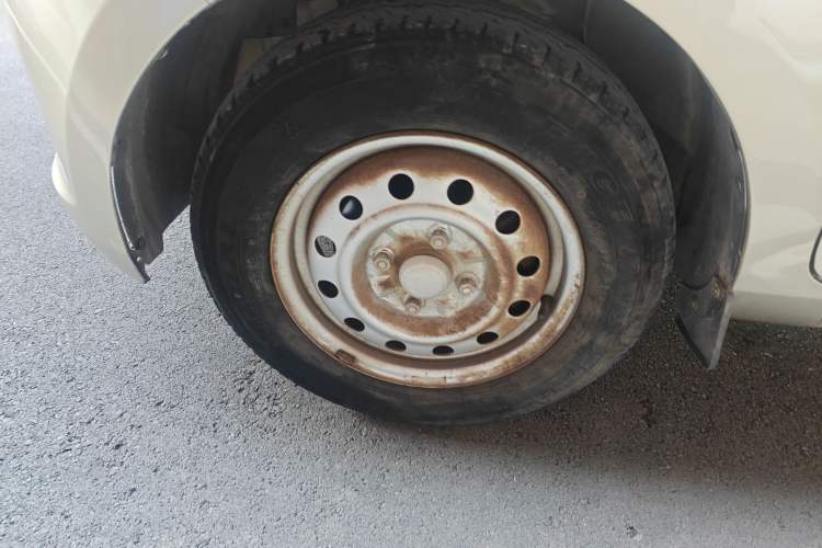 Used Wuling Rongguang V 2016 1.5L Practical Version Non-Power-Assisted
