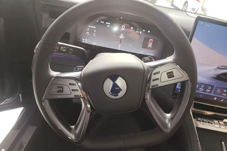 Used Denza Z9 2024 1100 km Four-Wheel Drive Max Version