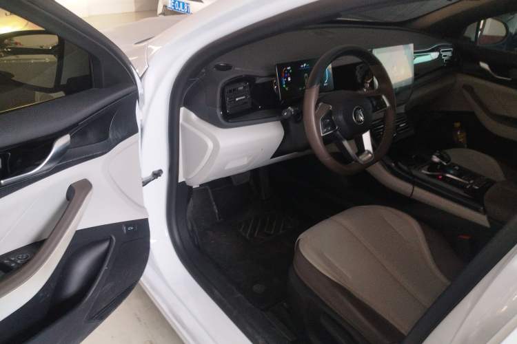 Used BYD Qin PLUS 2024 HONOR Edition DM-i 55KM Leading Model
