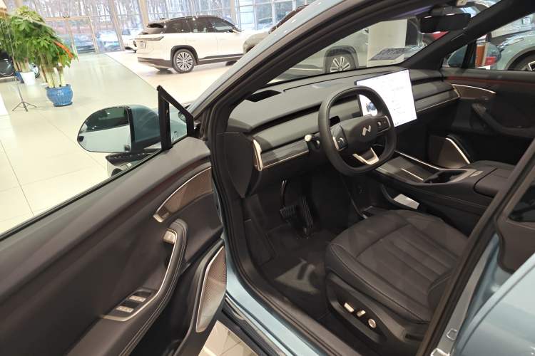 Used ONVO L60 2024 60 kWh Rear-Drive Version