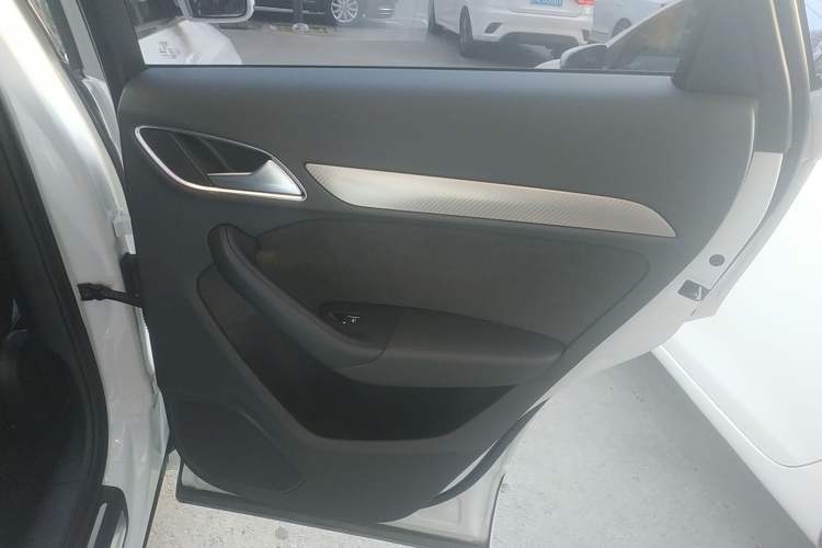 Used Audi Q3 2017 40 TFSI quattro all-wheel-drive sport model