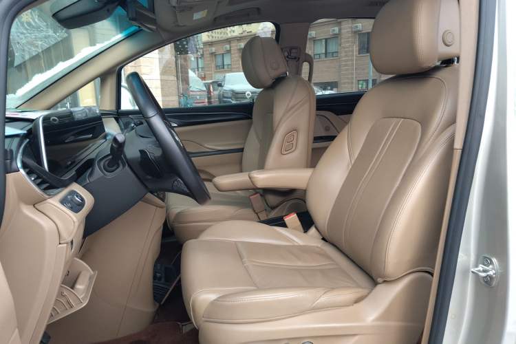 Used Buick GL8 2020 ES Land Cruiser 653T Luxury Model