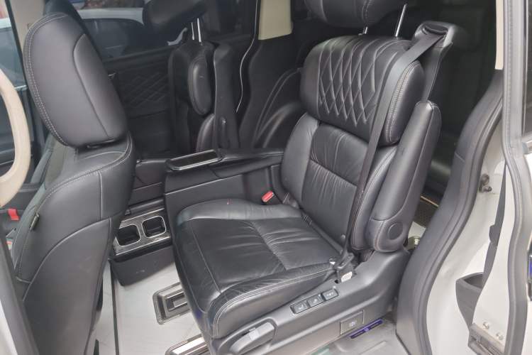 Used Honda Elysion 2019 2.0L Hybrid Luxury Edition
