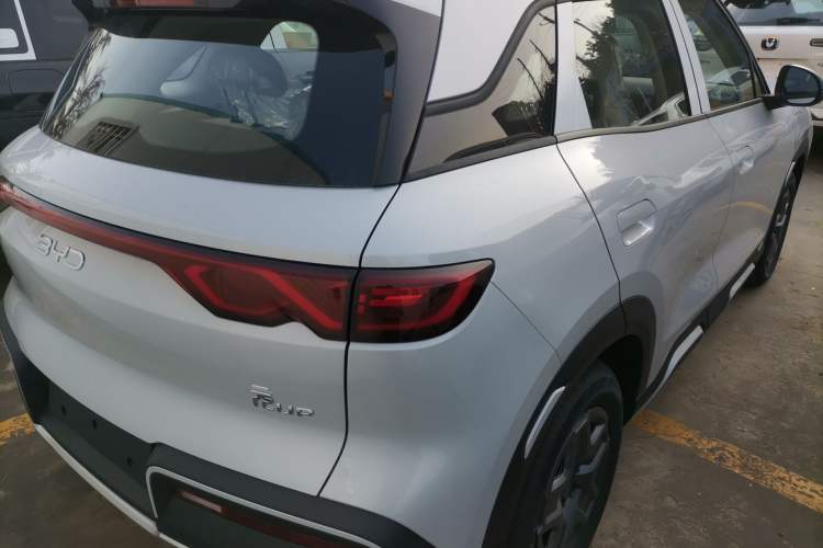 Used BYD Yuan UP 2025 Intelligent Driving Version 401 KM Dynamic Edition
