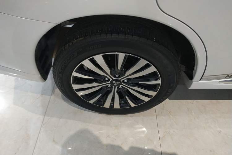 Used Mitsubishi Outlander 2021 Revised Version 2.0L Two-Wheel Drive Enjoyment Edition 5 Seats
