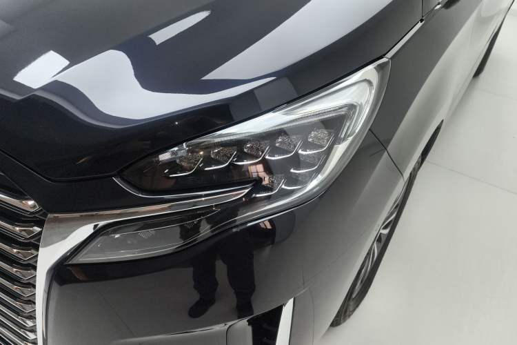 Used Buick GL8 2023 ES Lu Zun Deluxe Model
