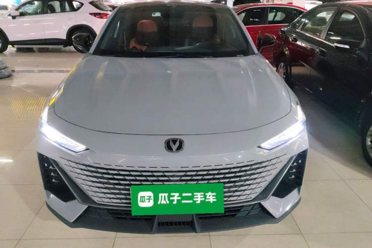 Used Changan UNI-V 2022 1.5T Prestige Version
