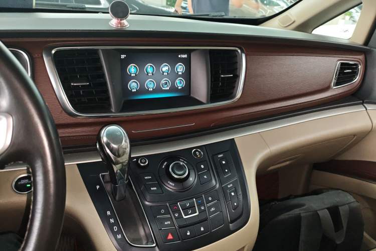 Used Buick GL8 2018 28T Luxury Model China VI Standard
