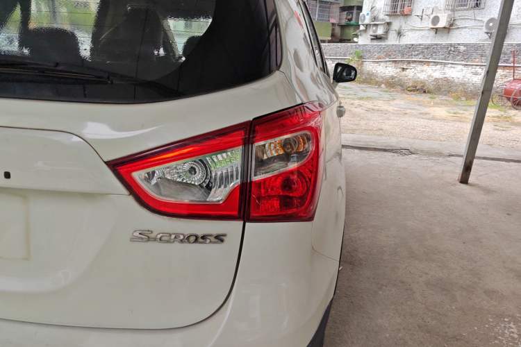 Used Suzuki S-Cross 2014 1.6L CVT Two-Wheel Drive Entry Model
