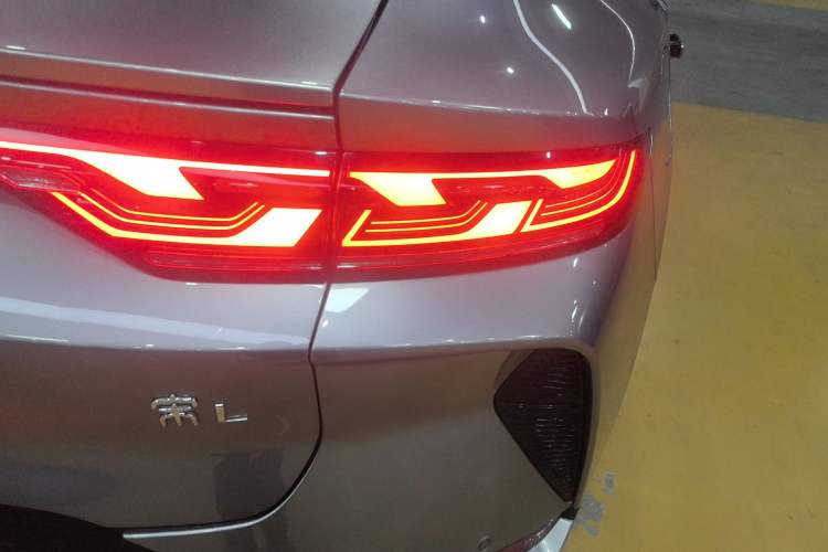 Used BYD Song L EV 2024 662 km Excellence Version