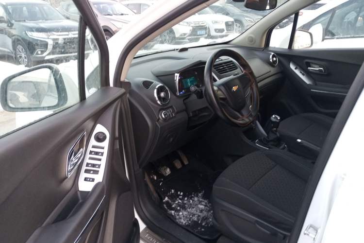 Used Chevrolet Trax 2016 1.4T Manual Two-Wheel Drive Comfort Version with Sunroof
