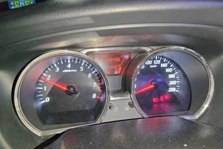 Used Nissan Livina 2013 1.6XE Manual Comfort Edition
