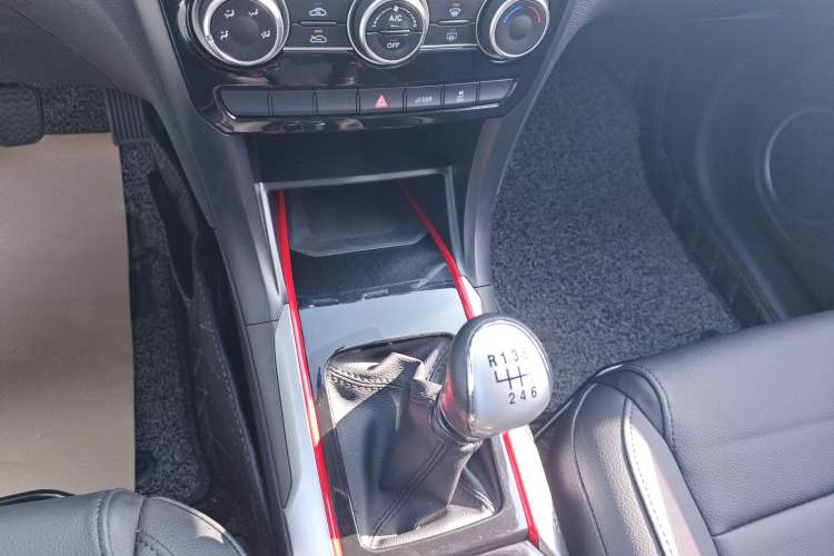 Used Haval H2 2017 Blue Label 1.5T Manual Two-Wheel Drive Elite Model