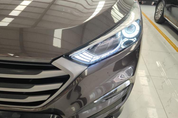 Used Hyundai Tucson 2018 1.6T Dual-Clutch Two-Wheel Drive 15th Anniversary Special Edition
