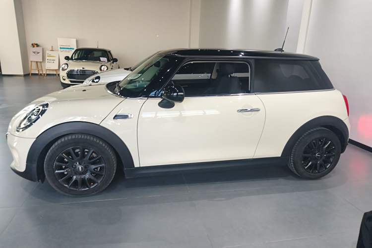 Used  MINI 2018 1.5T COOPER Classic Edition
