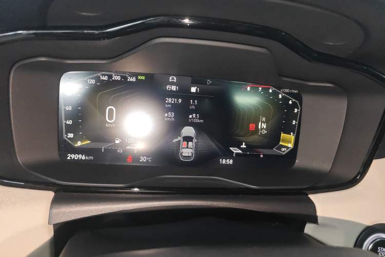 Used Lynk & Co 02 2022 1.5T DCT Shine Pro
