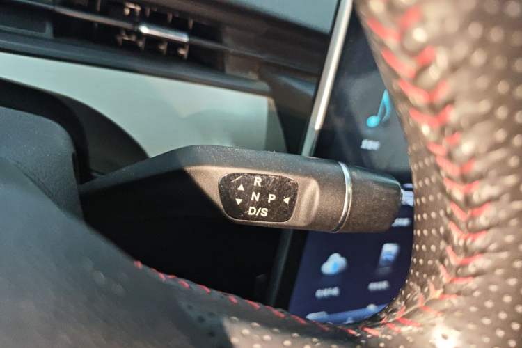 Used NETA V 2022 Chao 300 Lite Ternary Lithium