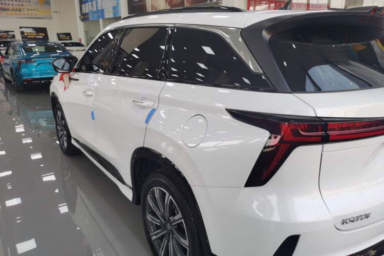 Used Changan CS75 PLUS 2024 3rd Generation Champion Edition 2.0T Intelligent Drive Performance Model
