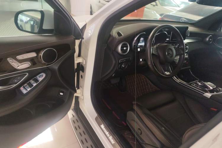 Used Mercedes-Benz GLC 2019 GLC 260 L 4MATIC Luxury Model