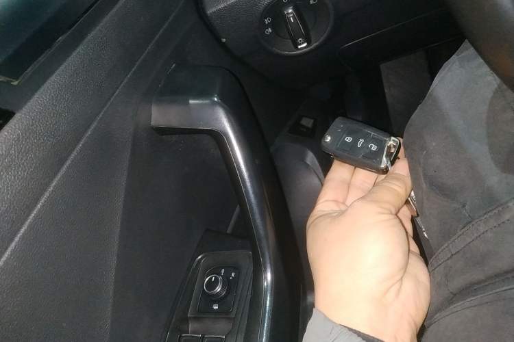 Used Volkswagen T-ROC 2018 280TSI DSG Two-Wheel-Drive Comfort Version China V Standard