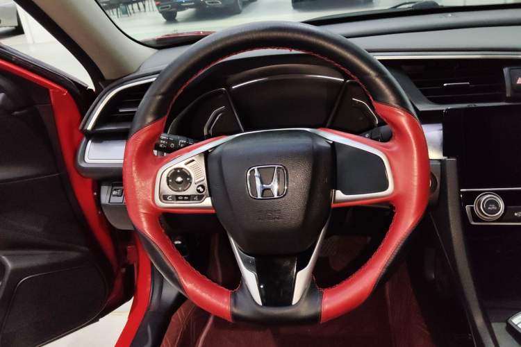 Used Honda Civic 2016 220TURBO CVT Luxury Edition
