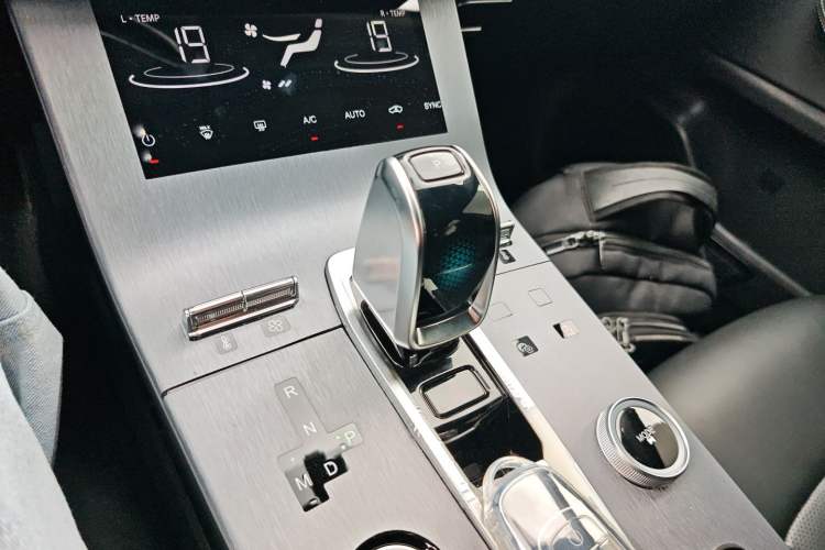 Used Chery Tiggo 8 PLUS 2022 Kunpeng Edition 390TGDI DCT Passion Version
