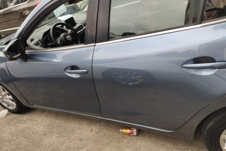 Used Mazda Mazda 3 Axela 2014 Hatchback 1.5L Automatic Luxury Model
