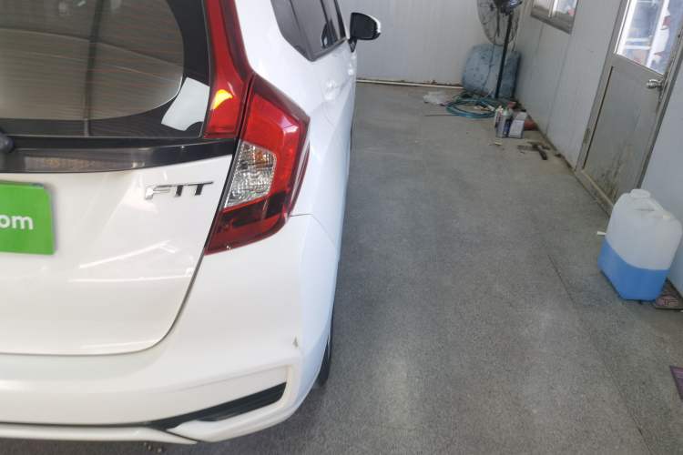 Used Honda Fit 2018 1.5L CVT Comfort Sunroof Version