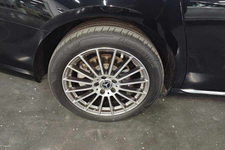 Used Mercedes-Benz E-Class 2023 Facelift E 260 L
