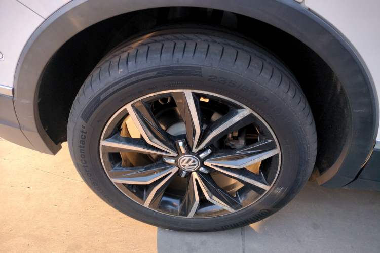 Used Volkswagen Tiguan L 2019 Revised 330TSI Automatic Two-Wheel Drive Smart & Luxury Edition China VI Standard