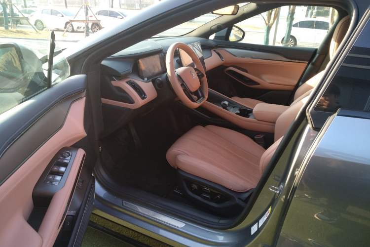 Used BYD Song L EV 2025 662 km Advanced Intelligent Driving Version