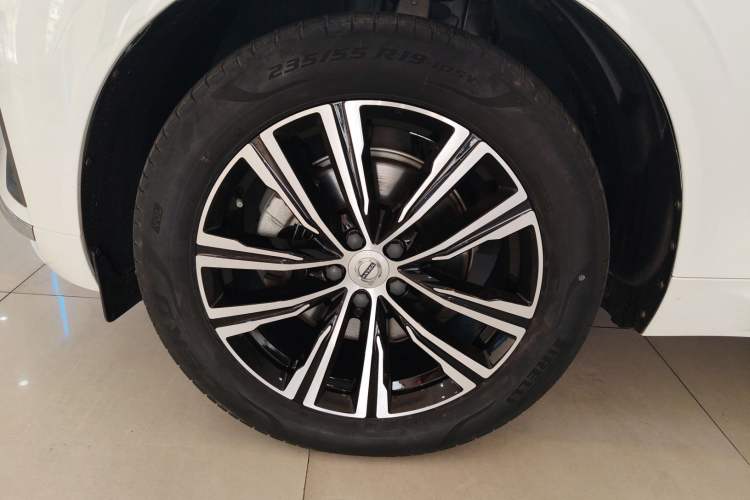 Used Volvo XC60 2022 B5 4x4 Smart Luxury Edition
