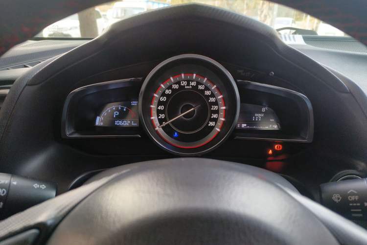 Used Mazda Mazda 3 Axela 2014 Sedan 1.5L Automatic Luxury Model
