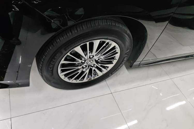 Used Toyota Alphard 2021 Dual-Motor 2.5L Premium Edition
