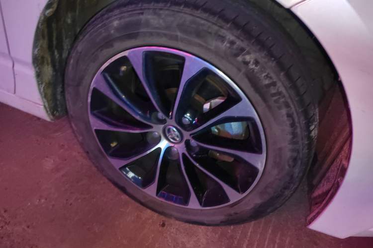 Used Toyota Avalon 2022 Dual-Engine 2.5L Luxury Edition
