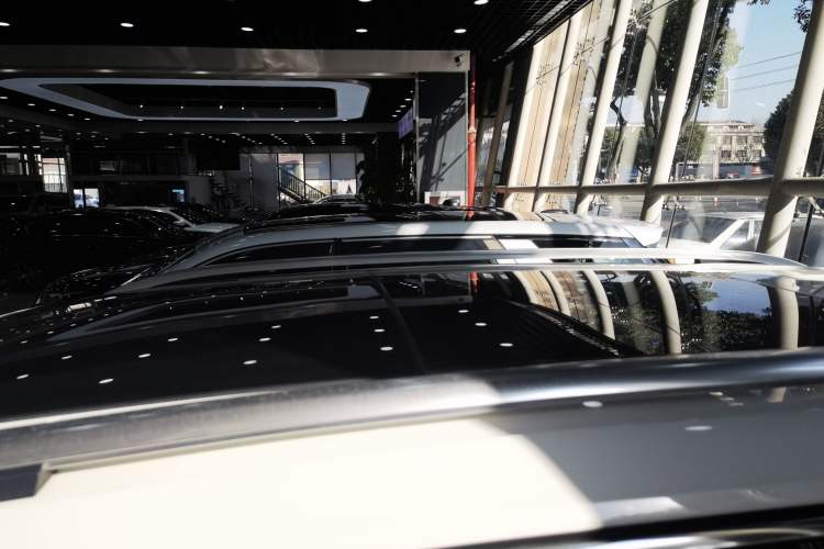 Used Volkswagen Tiguan L 2019 330TSI Automatic Two-Wheel Drive Panoramic Comfort Edition China V Standard
