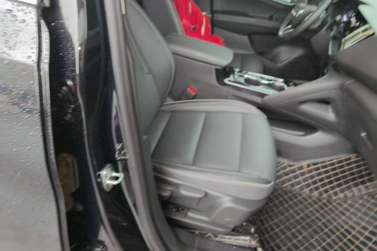 Used Buick Envision 2022 Encore S 552T Two-Wheel-Drive Luxury Model
