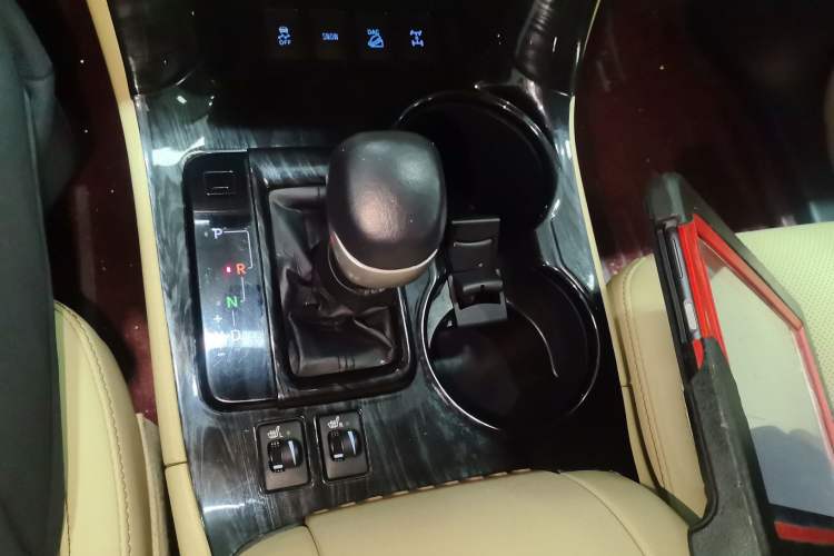 Used Toyota Highlander 2018 2.0T Four-Wheel Drive Prestige Version 7 Seats China VI Standard