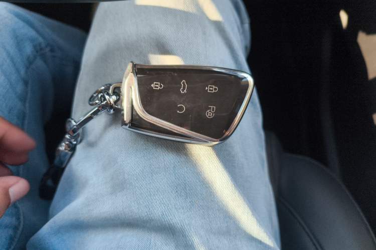 Used Dongfeng Aeolus Huge 2022 Mach Dual-Motor 1.5T MHD Dare-to-Dream Edition