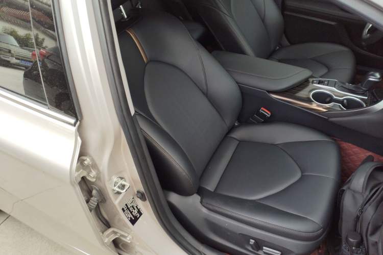 Used Toyota Camry 2019 Revised Version 2.0G Luxury Edition
