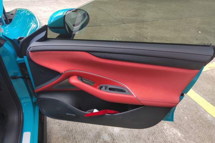 Used  SU7 2024 Rear-Drive Ultra-Long Range Advanced Pro-Level Intelligent Driving Version
