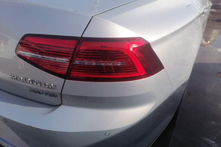 Used Volkswagen Magotan 2017 330TSI DSG Leading Model
