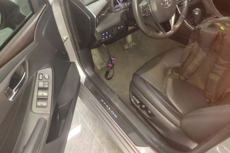 Used Toyota Avalon 2019 2.0L XLE Premium Edition China VI
