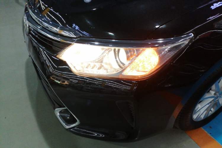 Used Toyota Camry 2016 2.0G 10th Anniversary Leading Edition
