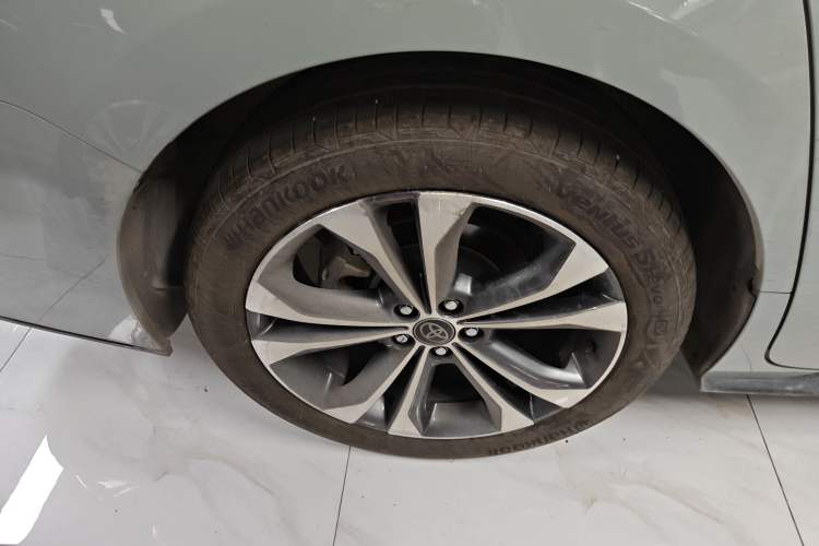 Used Toyota Granvia 2022 2.5L Hybrid Flagship Edition
