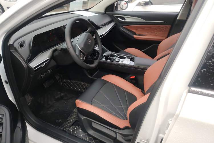 Used Changan Eado 2024 PLUS Blue Whale NE 1.4T GDI DCT High-Energy Edition
