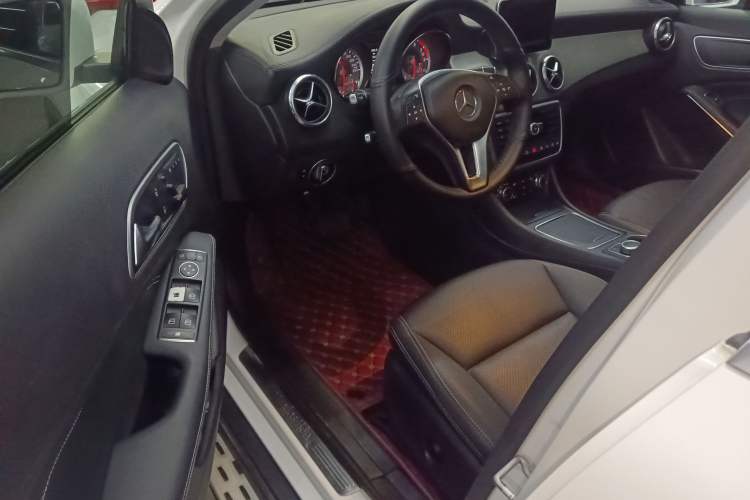 Used Mercedes-Benz GLA 2015 GLA 220 4MATIC Fashion Model