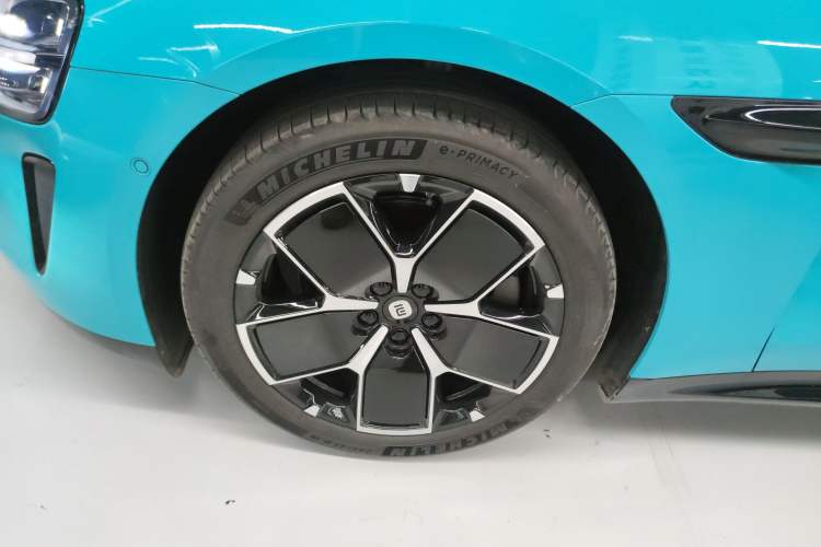 Used  SU7 2024 Rear-Drive Ultra-Long Range Advanced Pro-Level Intelligent Driving Version
