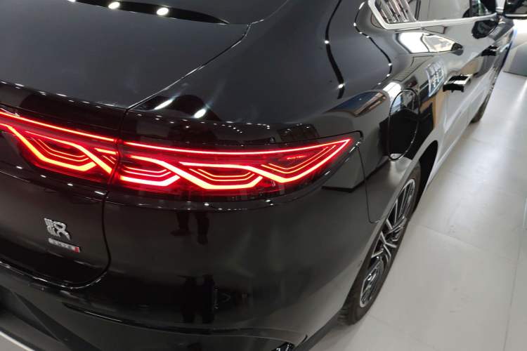 Used BYD Han 2025 DM-i Intelligent Driving Edition 125KM LiDAR Flagship Model
